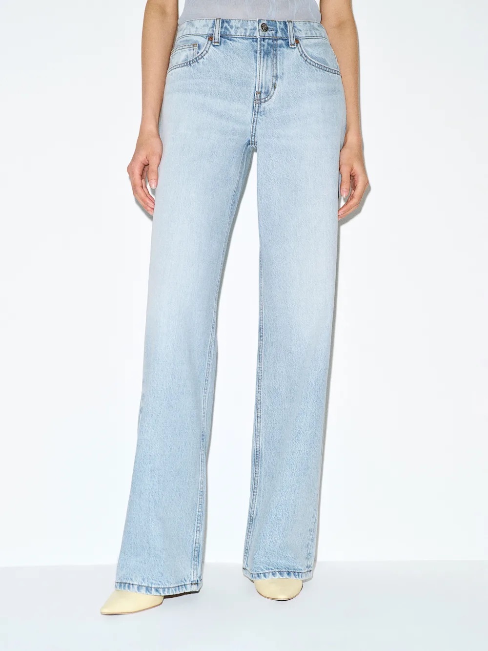Reformation Light Wash low-Rise- Women - Picture 1 of 3